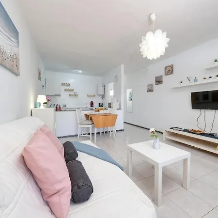 Helios - 500m To The By Lanzarote Appartement