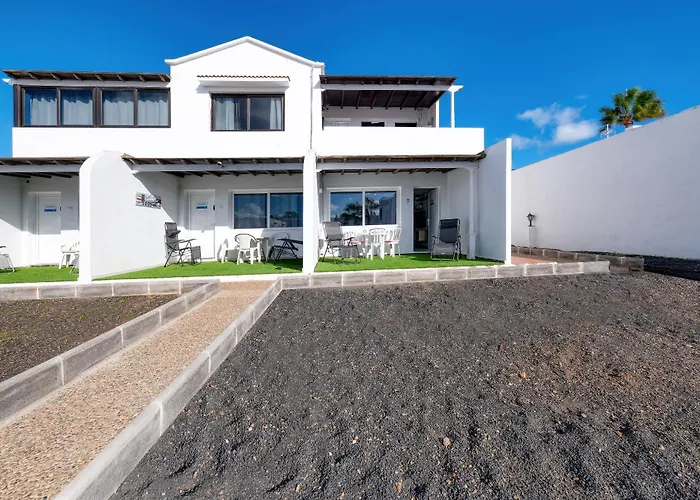 Helios - 500m To The By Lanzarote Puerto del Carmen (Lanzarote)